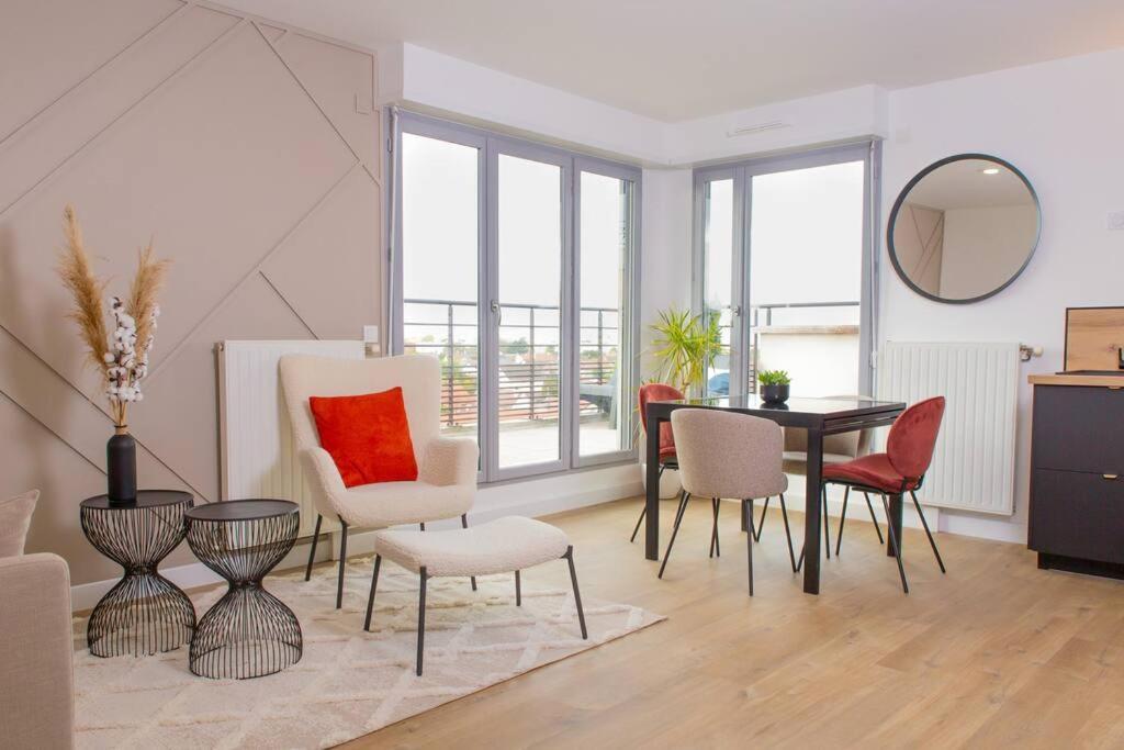 Perle D'evasion - Cinema Privee - 15 Minutes Paris Apartment *